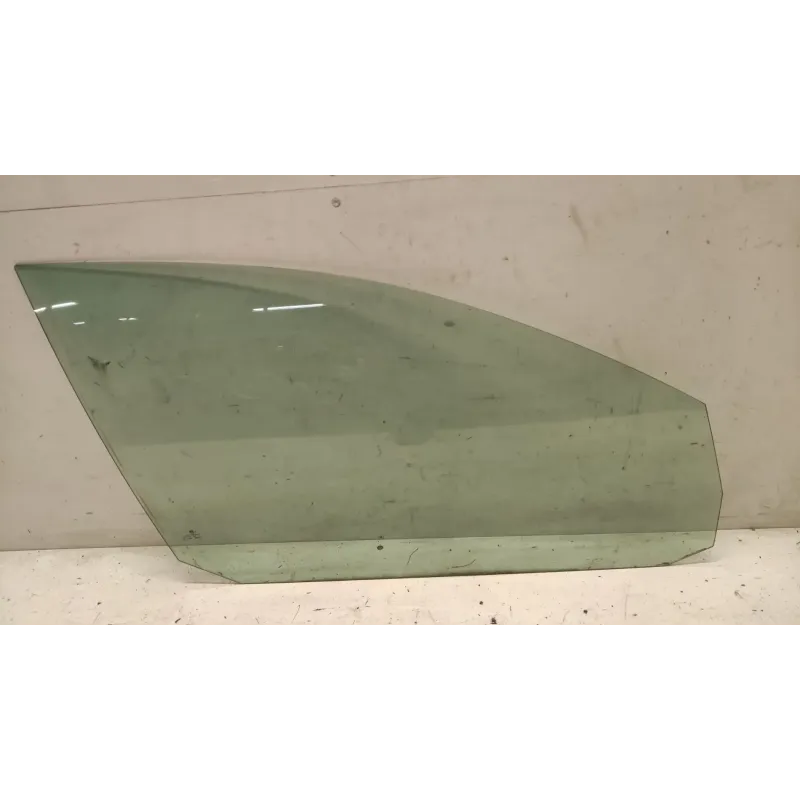 Glace porte avant droite volkswagen golf 5 v