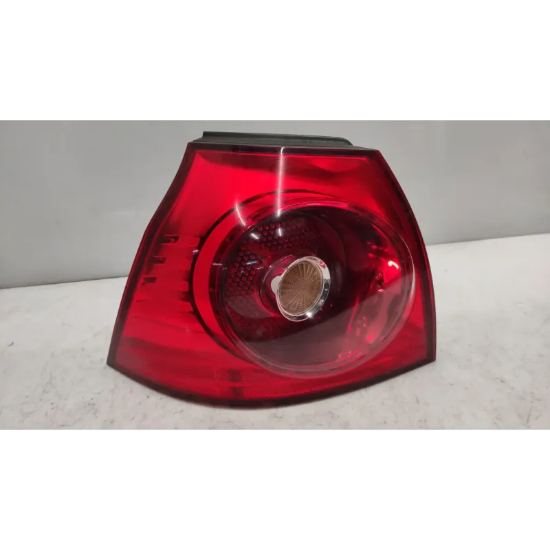 Feu arriere gauche volkswagen golf 5 v