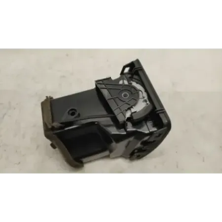 Grille aeration avant droite volkswagen golf 5 v