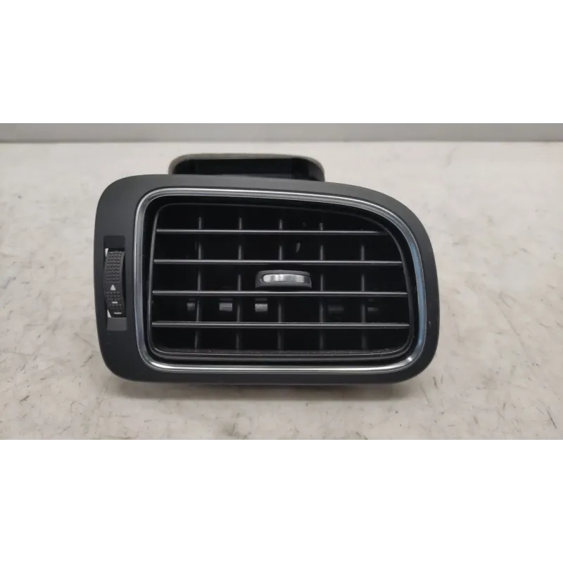 Grille aeration avant droite volkswagen polo 6r/6c v