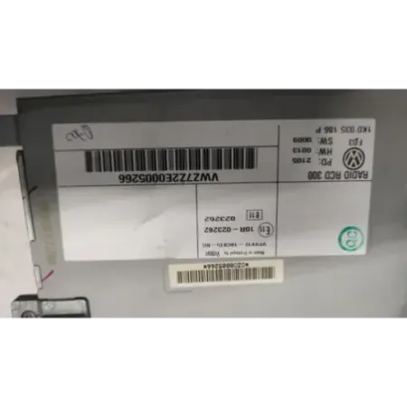 Autoradio specifique volkswagen golf 5 v