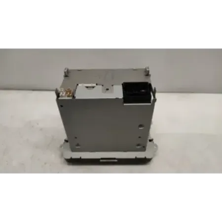 Autoradio specifique volkswagen golf 5 v