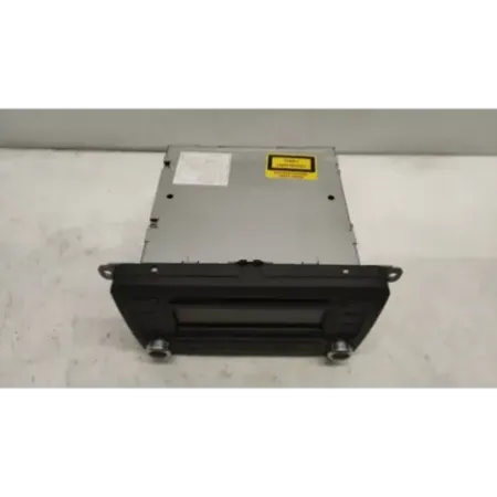 Autoradio specifique volkswagen golf 5 v