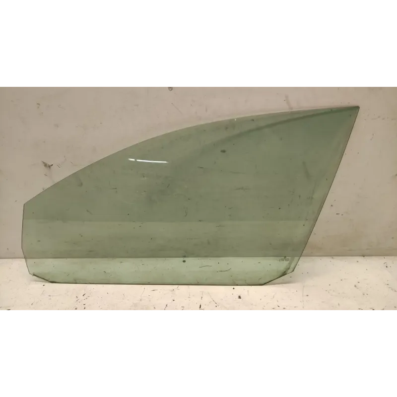 Glace porte avant gauche volkswagen golf 5 v