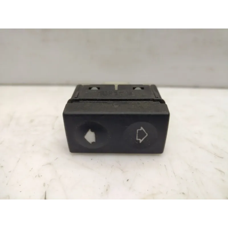 Commande leve-glace porte arriere droit bmw serie 3 e36