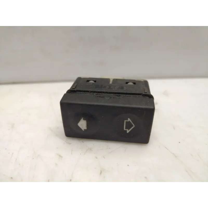 Commande leve-glace porte avant gauche bmw serie 3 e36