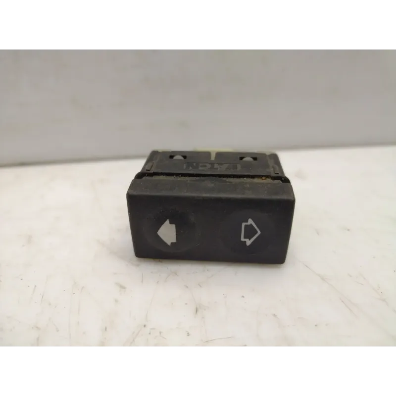 Commande leve-glace porte avant gauche bmw serie 3 e36