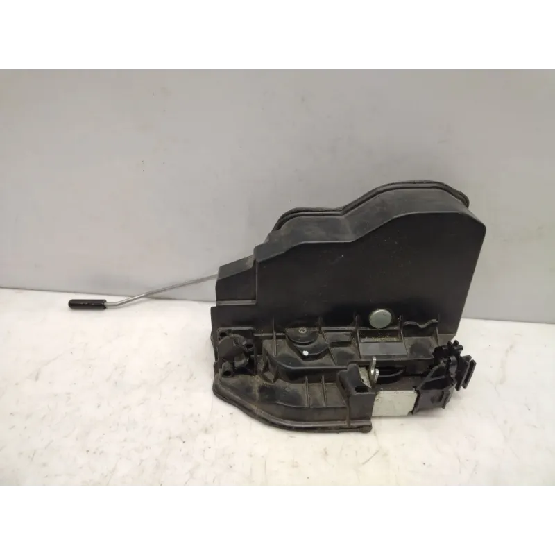 Serrure porte arriere droite bmw serie 1 e87/e81