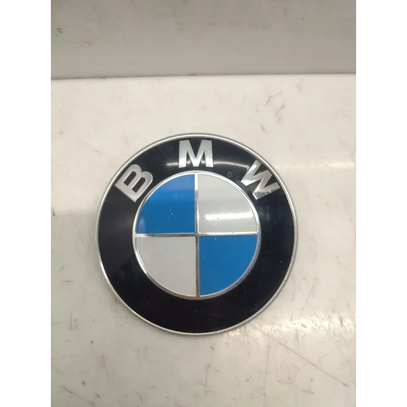Sigle capot bmw serie 1 e87/e81