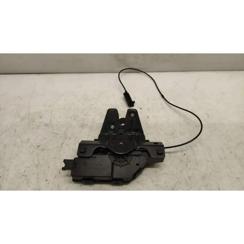 Serrure hayon bmw serie 1 e87/e81