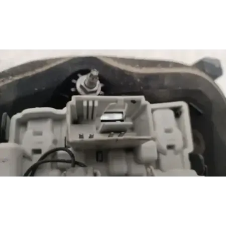 Feu arriere interieur gauche volkswagen touran 5t iii