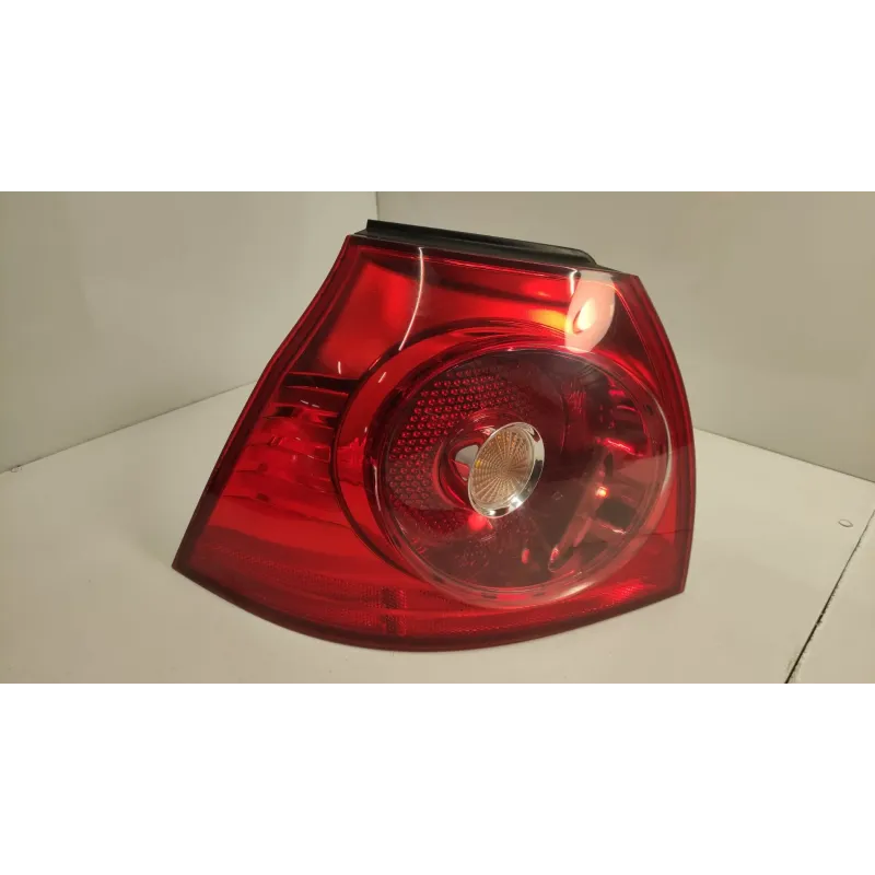 Feu arriere gauche volkswagen golf 5 v