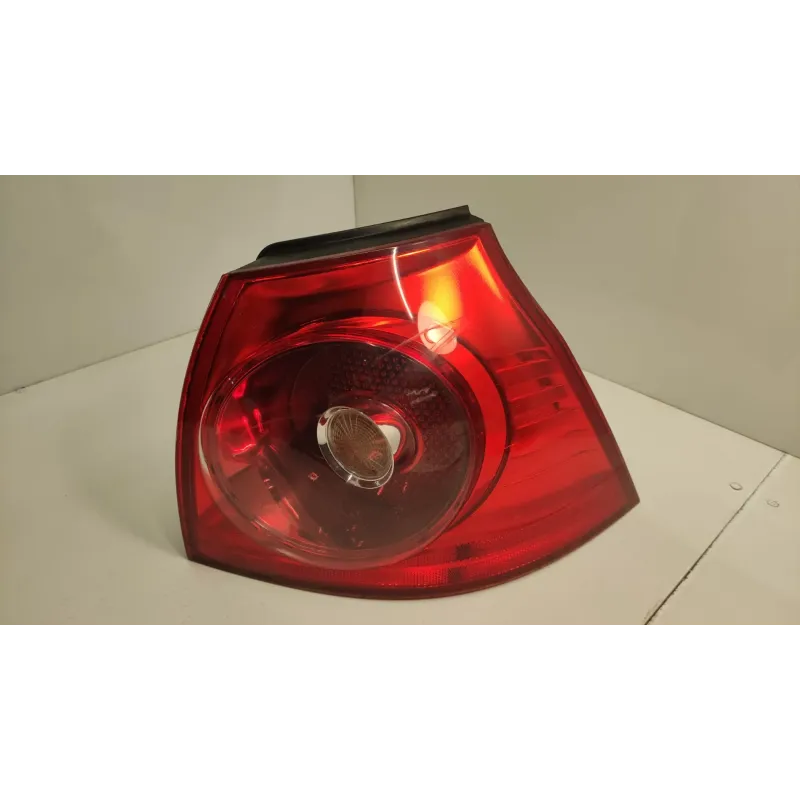 Feu arriere droit volkswagen golf 5 v