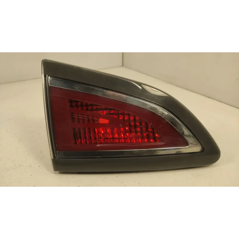 Feu arriere interieur gauche renault scenic 3
