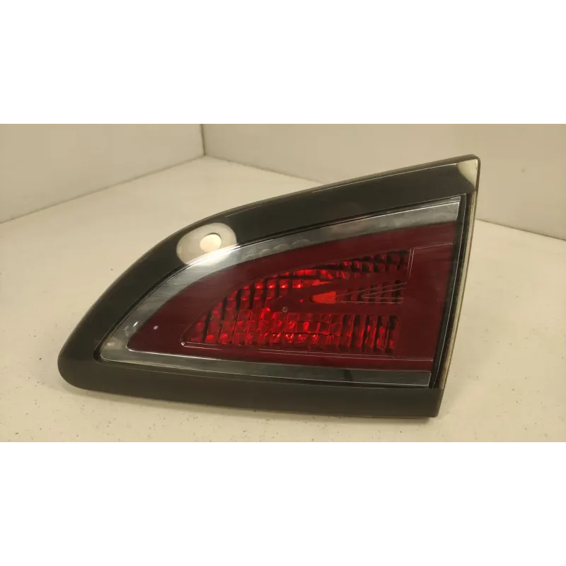Feu arriere interieur droit renault scenic 3