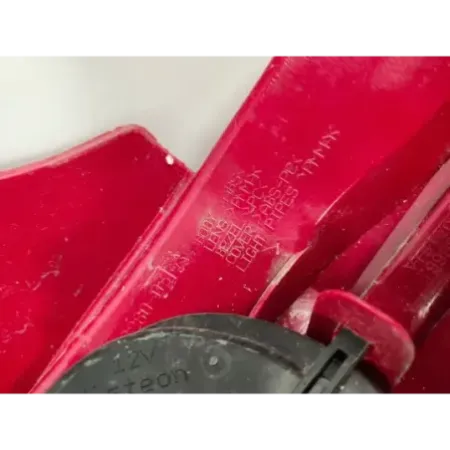 Feu arriere gauche peugeot 208