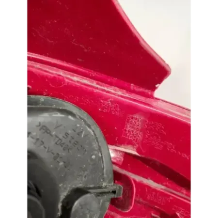 Feu arriere gauche peugeot 208