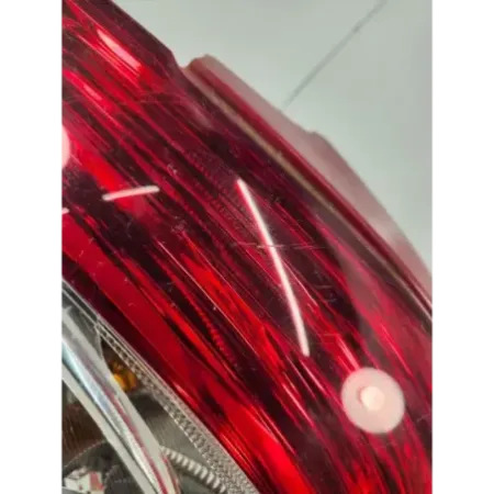 Feu arriere gauche peugeot 208