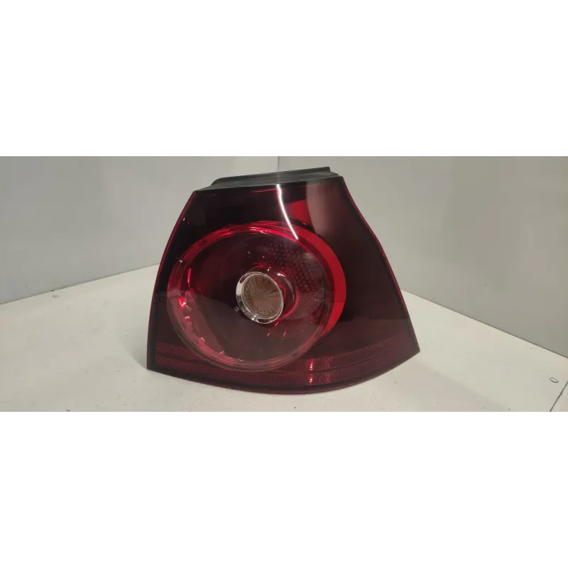 Feu arriere droit volkswagen golf 5 v