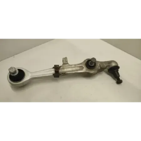 Bras inferieur avant droit audi a4 8d b5