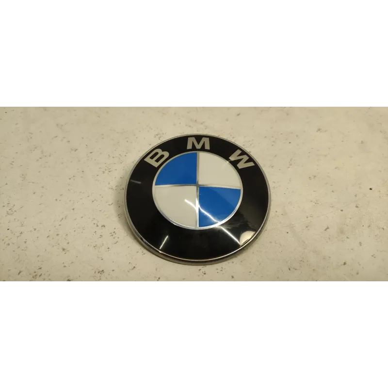 Sigle capot bmw serie 1 e87/e81