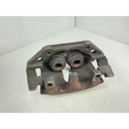 Etrier de frein avant gauche bmw serie 7 e38