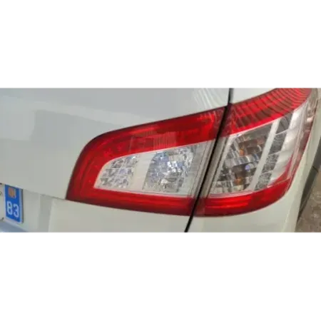 Feu arriere interieur droit peugeot 508