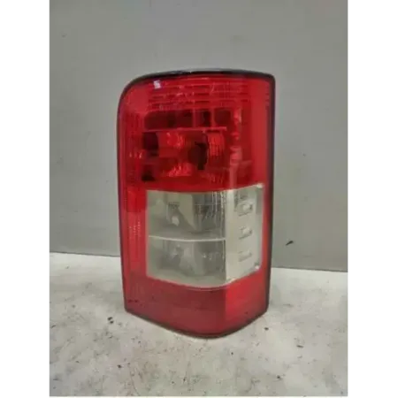 Feu arriere droit peugeot partner