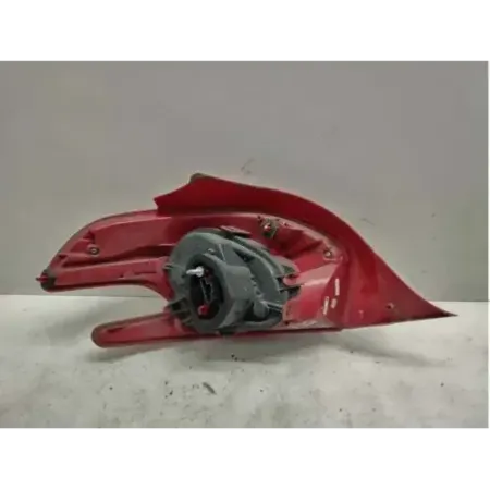 Feu arriere droit peugeot 208