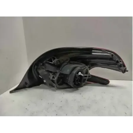 Feu arriere gauche peugeot 208