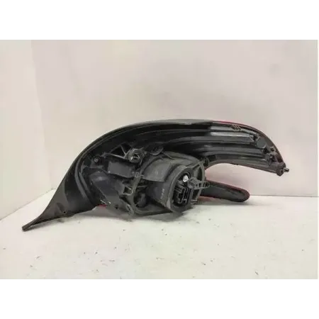 Feu arriere gauche peugeot 208