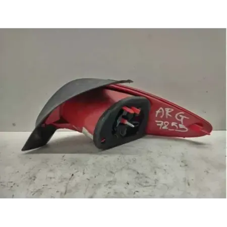 Feu arriere gauche peugeot 206