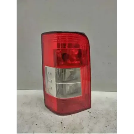 Feu arriere gauche peugeot partner