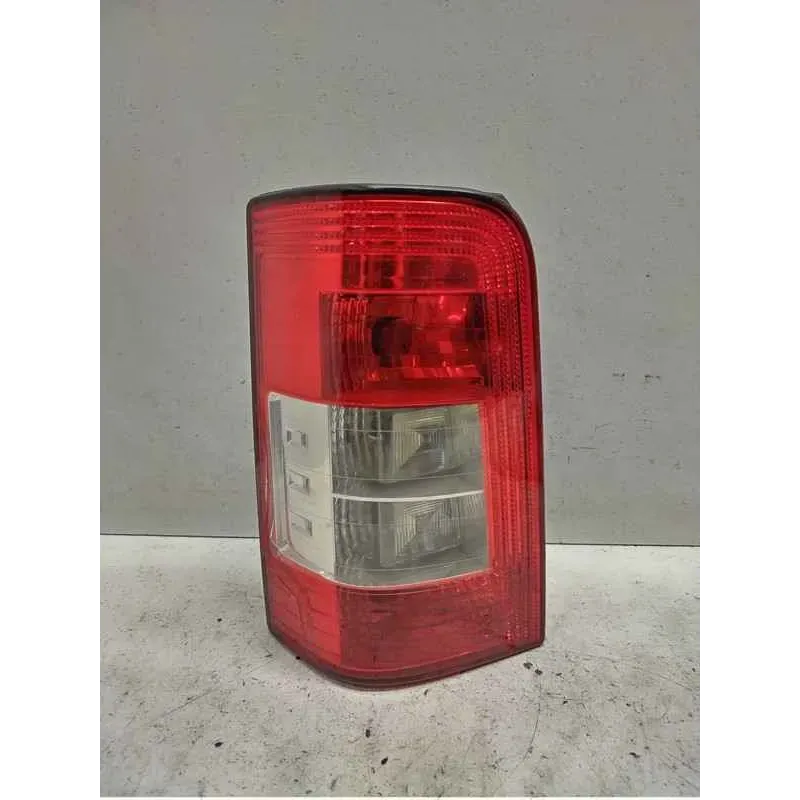 Feu arriere gauche peugeot partner