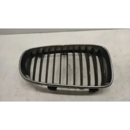 Calandre droit bmw serie 1 e87/e81