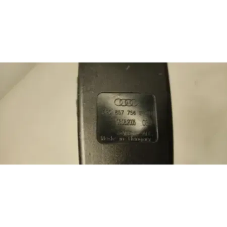 Pretensionneur avant droit audi a3 8p