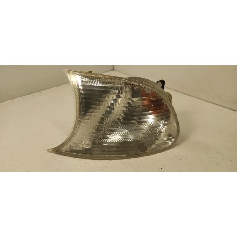 Clignotant avant gauche bmw serie 3 e46