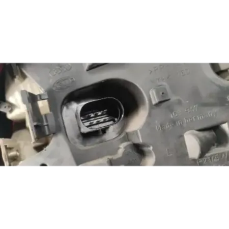 Feu arriere droit audi a4 8e b6/b7