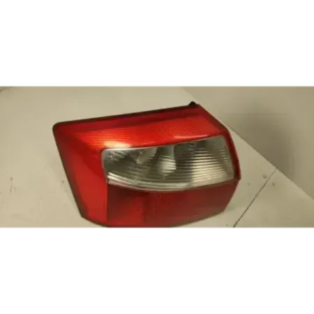 Feu arriere droit audi a4 8e b6/b7
