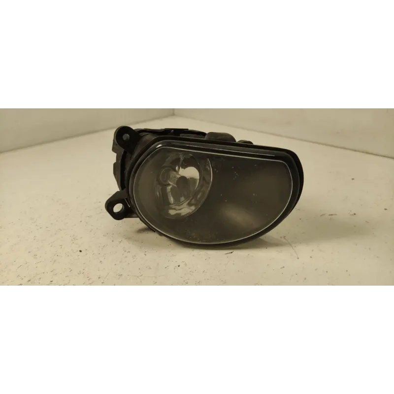 Phare anti-brouillard droit audi a8 4e d4