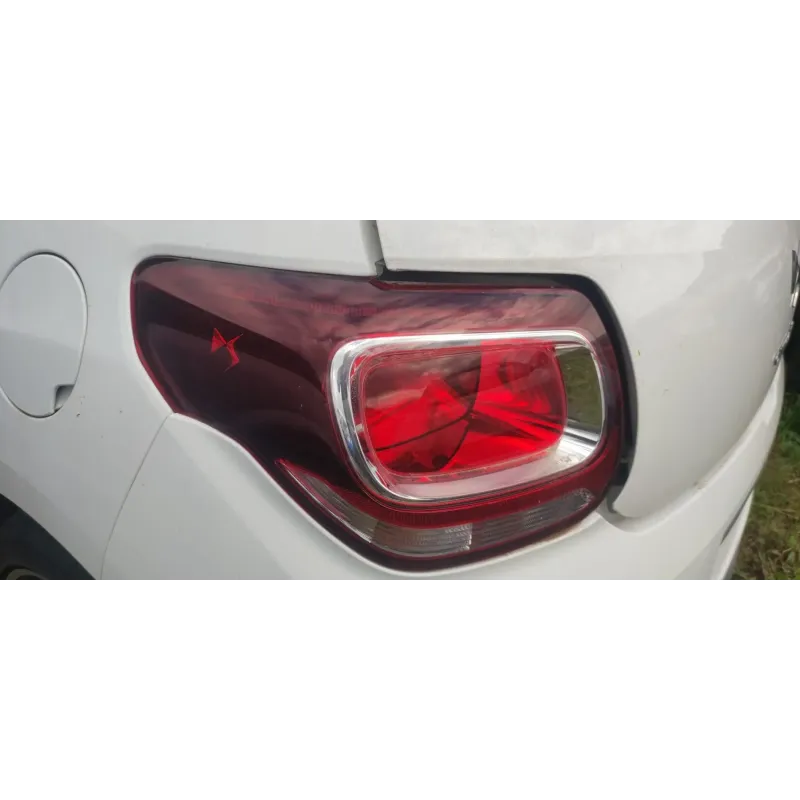 Feu arriere gauche citroen ds3