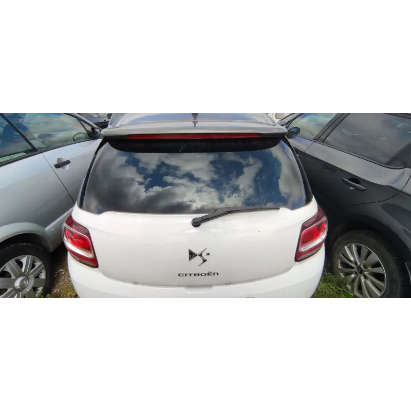Malle / hayon / coffre citroen ds3