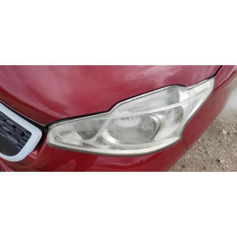 Phare gauche peugeot 208