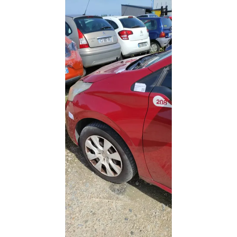 Aile avant gauche peugeot 208