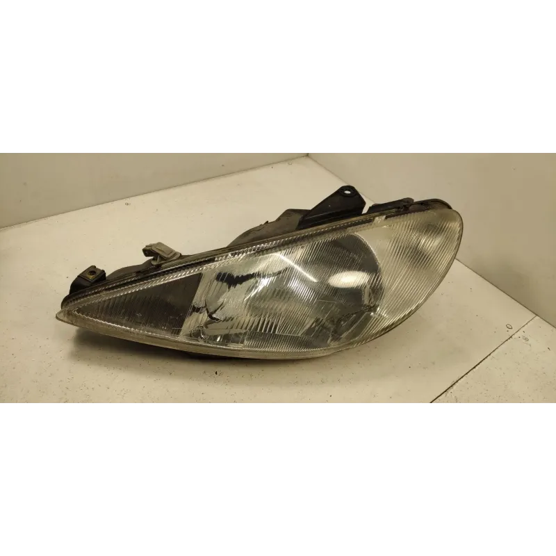 Phare gauche peugeot 206