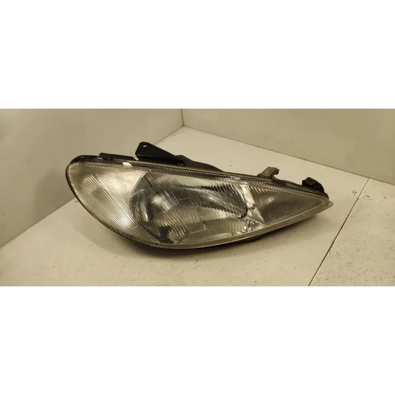 Phare droit peugeot 206