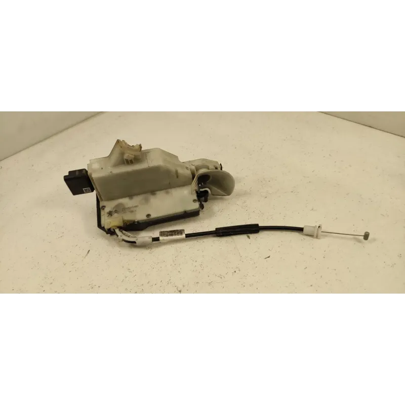 Serrure porte avant gauche peugeot 208