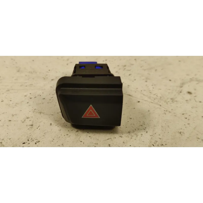 Bouton de warning peugeot 208