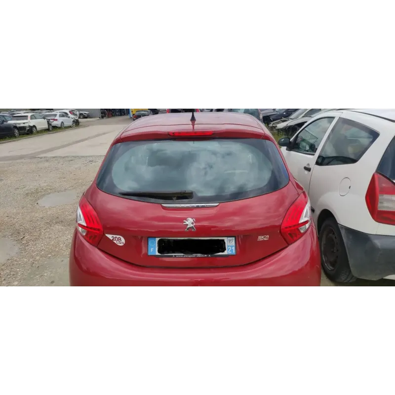 Malle / hayon / coffre peugeot 208