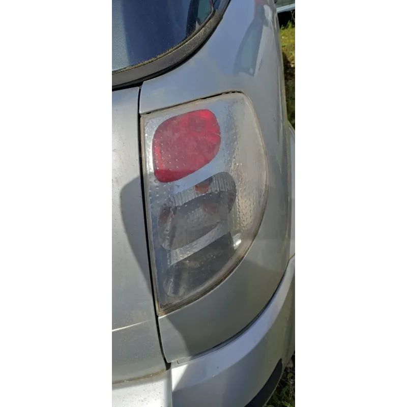 Feu arriere droit citroen c3 pluriel